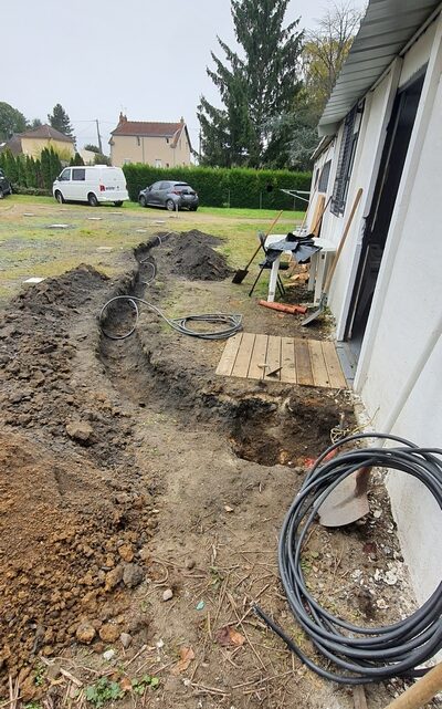 Travaux de terrassement au Radio-Club F6KJS
